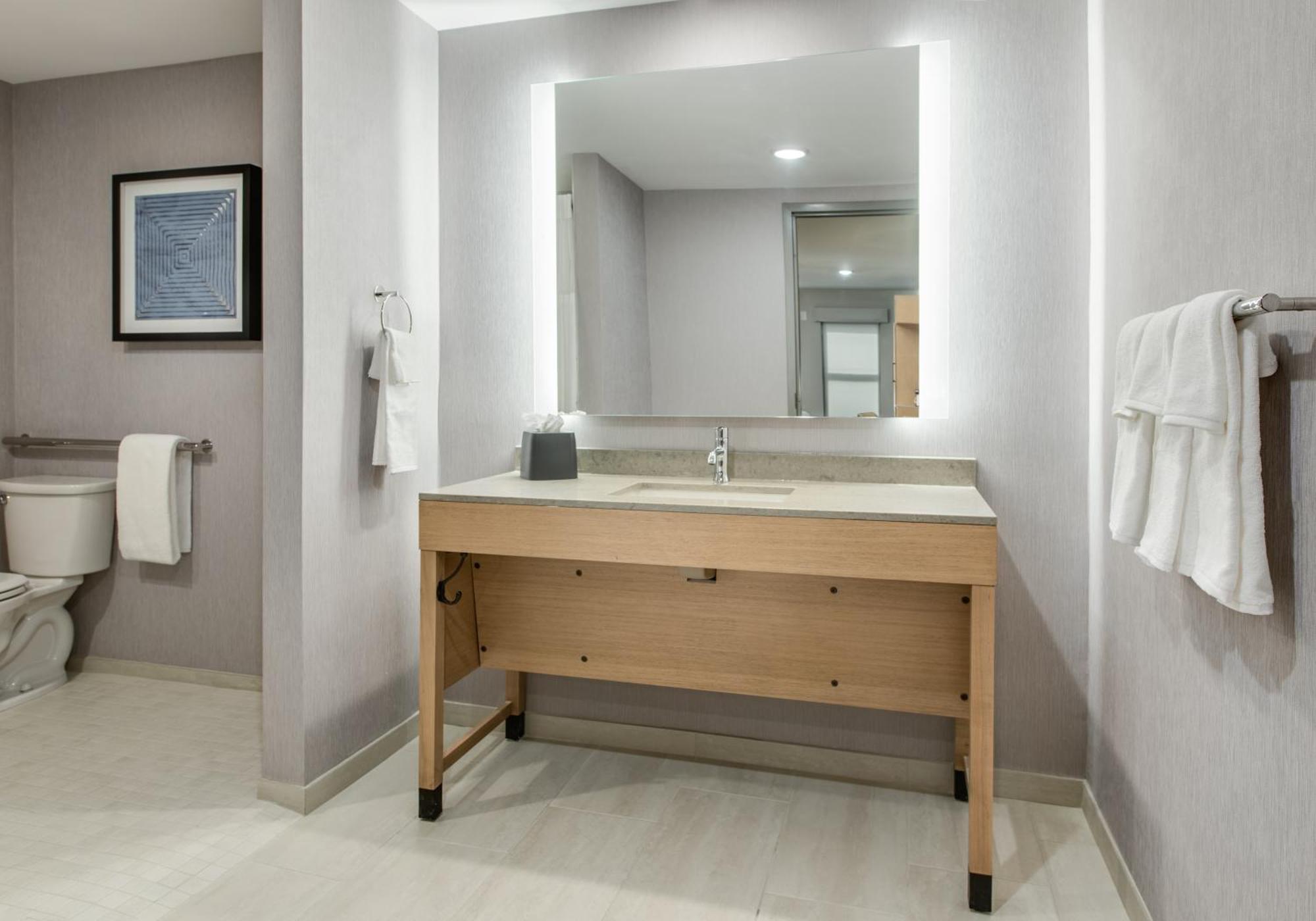Hyatt Place Newark-main Street Newark